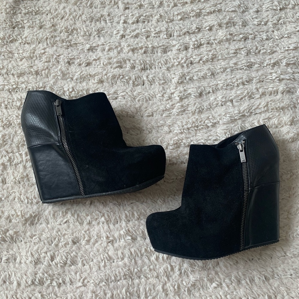 Aldo wedge booties size 9